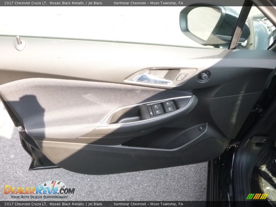 2017 Chevrolet Cruze LT Mosaic Black Metallic / Jet Black Photo #15