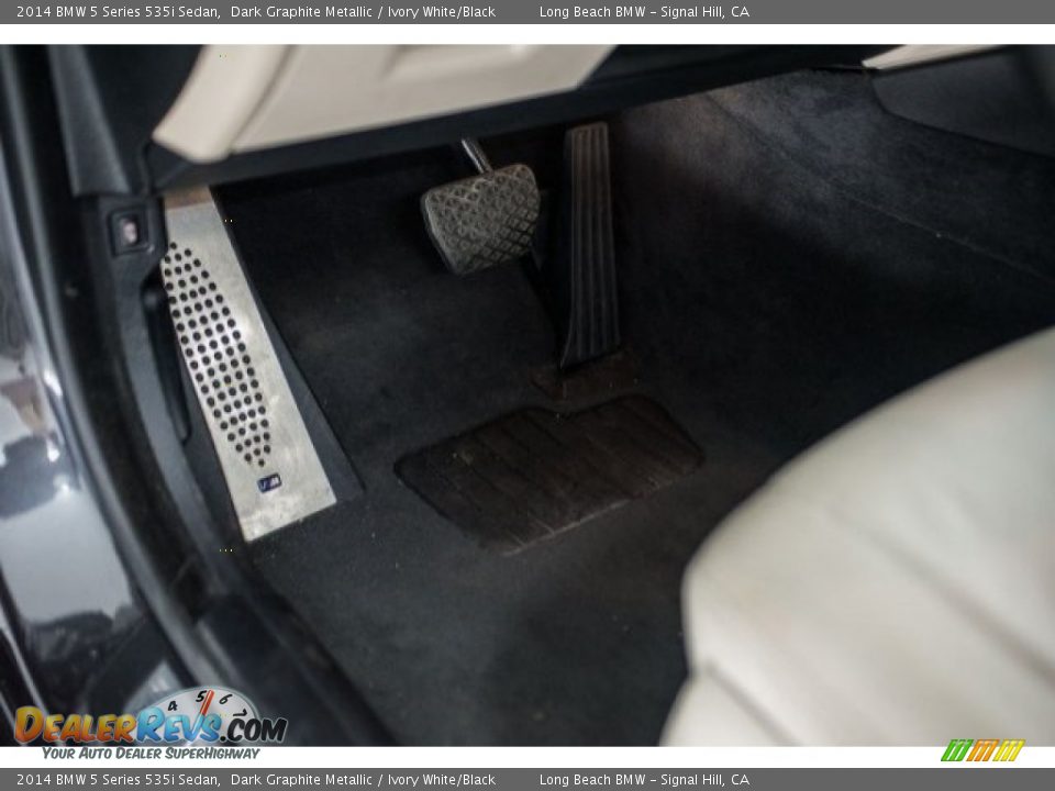 2014 BMW 5 Series 535i Sedan Dark Graphite Metallic / Ivory White/Black Photo #20