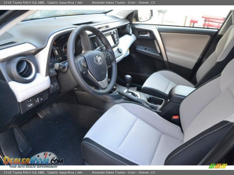 Ash Interior - 2018 Toyota RAV4 XLE AWD Photo #5