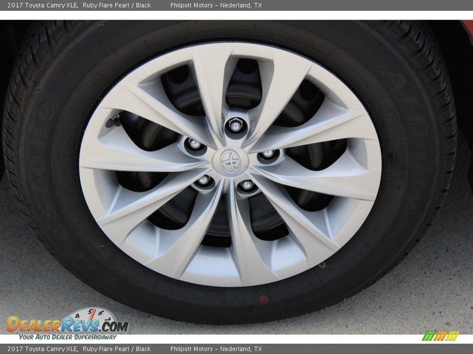 2017 Toyota Camry XLE Ruby Flare Pearl / Black Photo #4