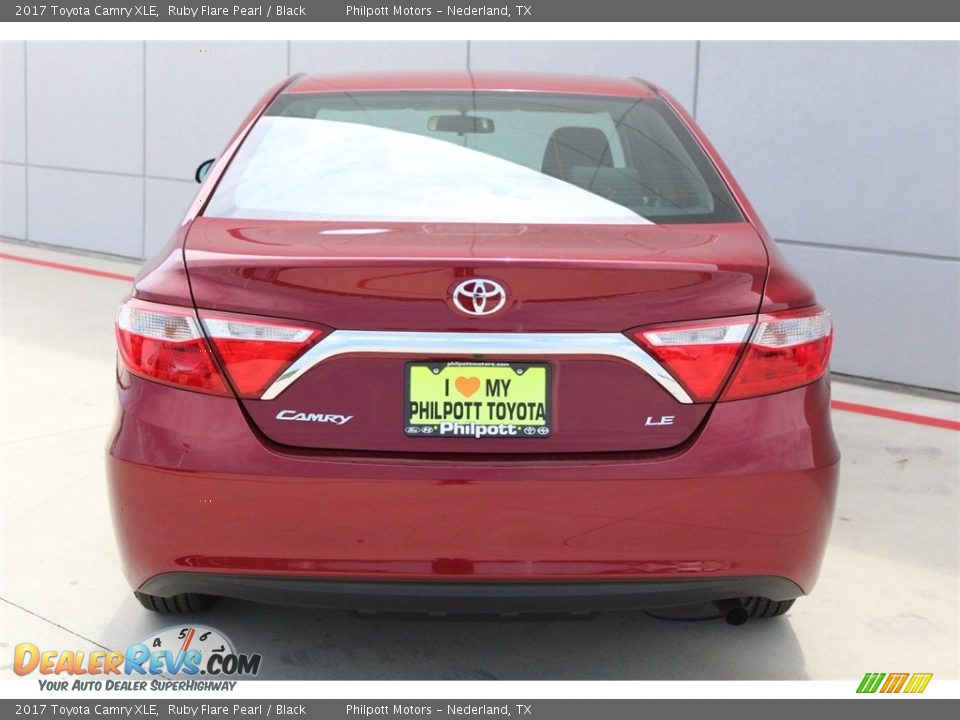 2017 Toyota Camry XLE Ruby Flare Pearl / Black Photo #6