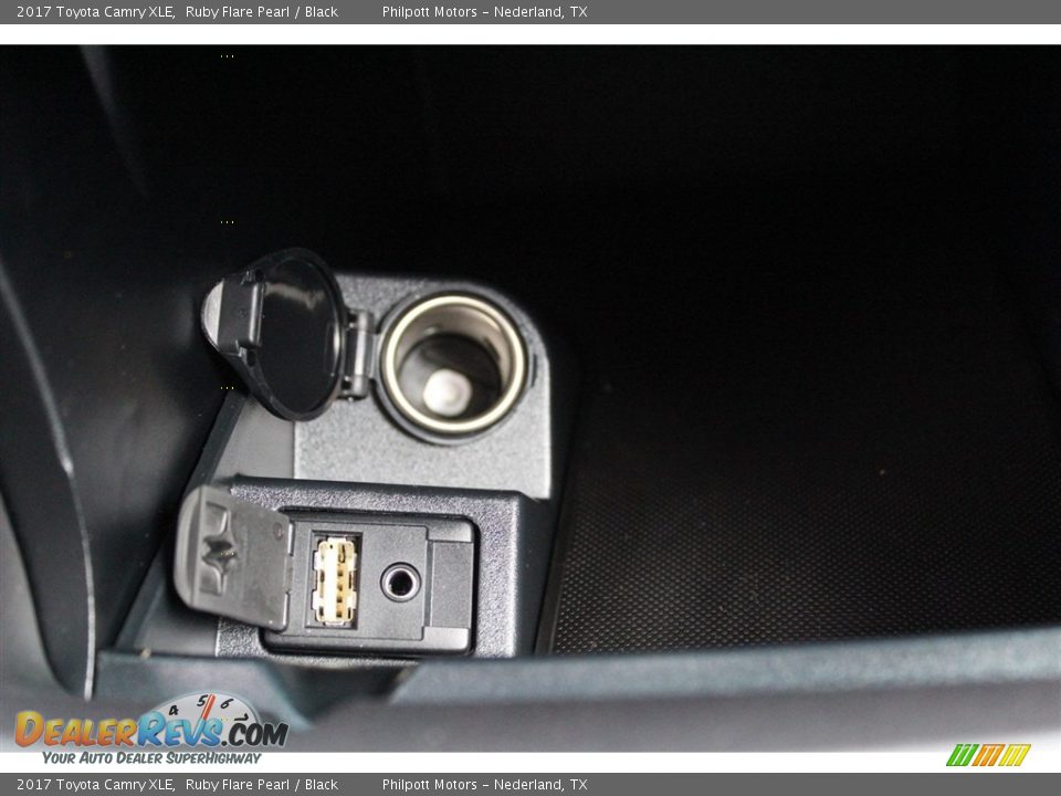 2017 Toyota Camry XLE Ruby Flare Pearl / Black Photo #13