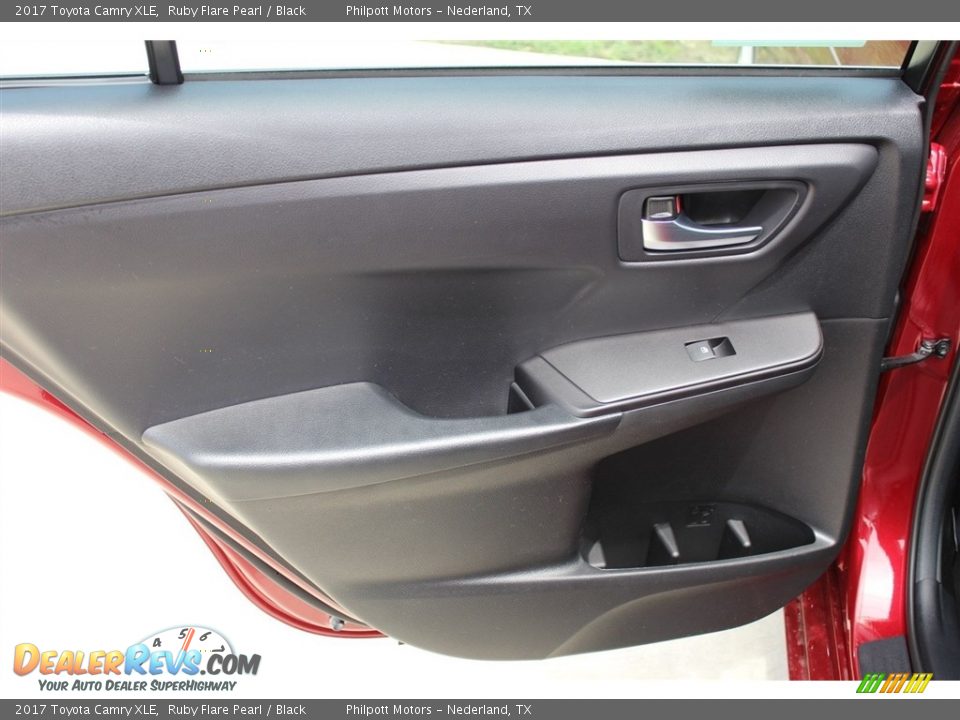 2017 Toyota Camry XLE Ruby Flare Pearl / Black Photo #16