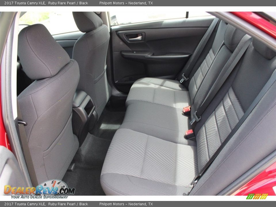 2017 Toyota Camry XLE Ruby Flare Pearl / Black Photo #17