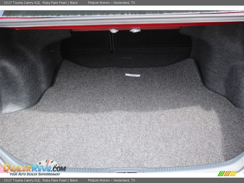 2017 Toyota Camry XLE Ruby Flare Pearl / Black Photo #20
