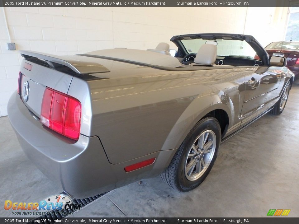 2005 Ford Mustang V6 Premium Convertible Mineral Grey Metallic / Medium Parchment Photo #2