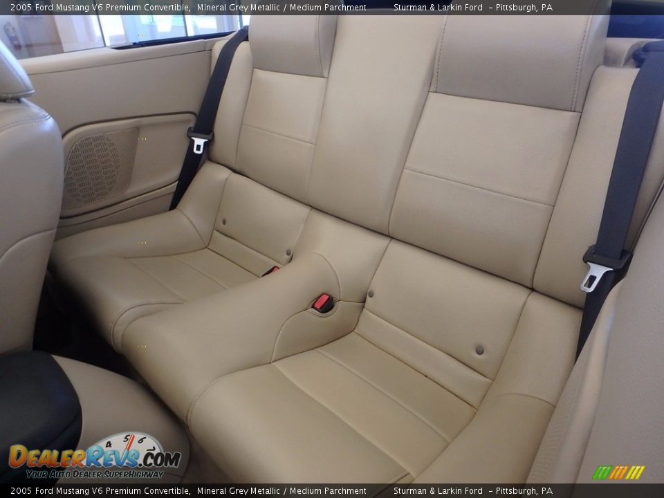2005 Ford Mustang V6 Premium Convertible Mineral Grey Metallic / Medium Parchment Photo #8