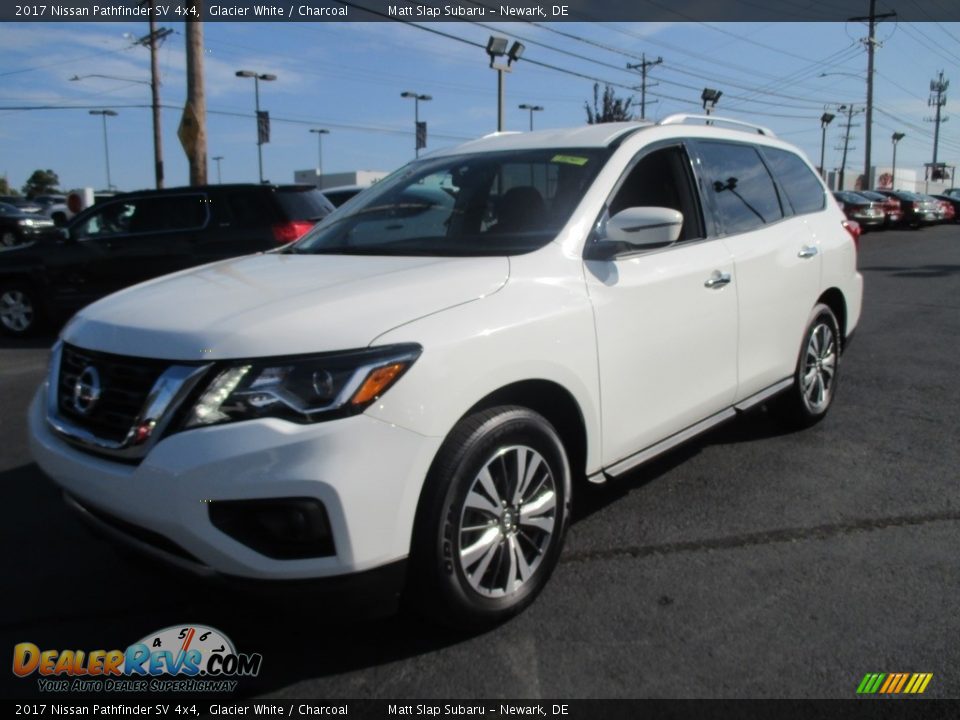 2017 Nissan Pathfinder SV 4x4 Glacier White / Charcoal Photo #2