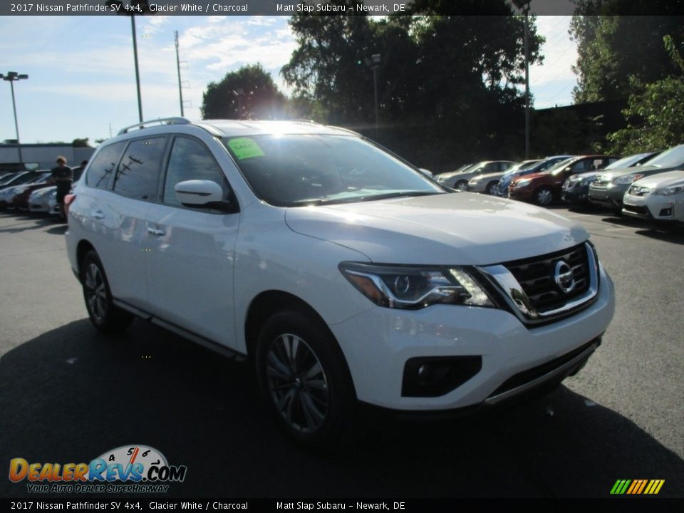2017 Nissan Pathfinder SV 4x4 Glacier White / Charcoal Photo #4