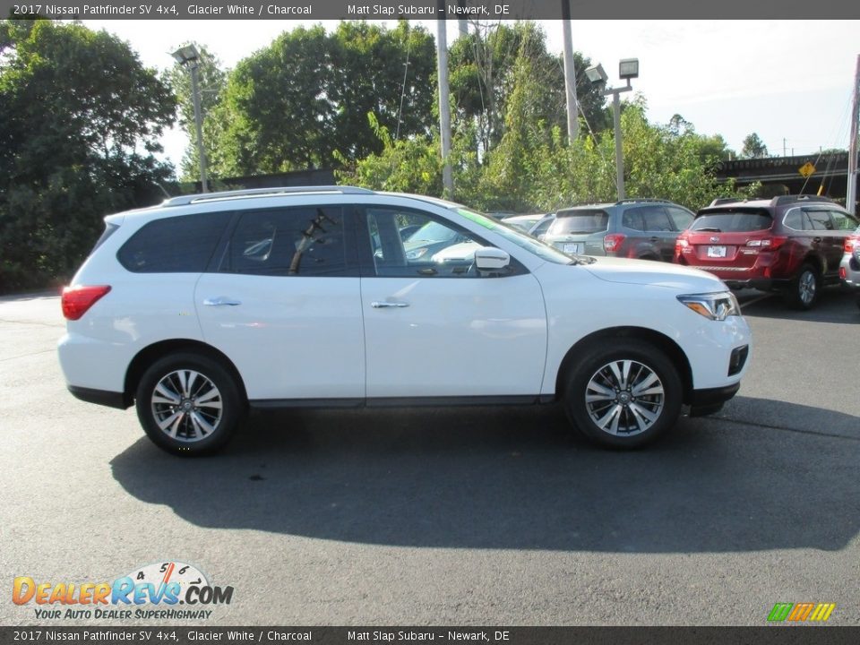 2017 Nissan Pathfinder SV 4x4 Glacier White / Charcoal Photo #5