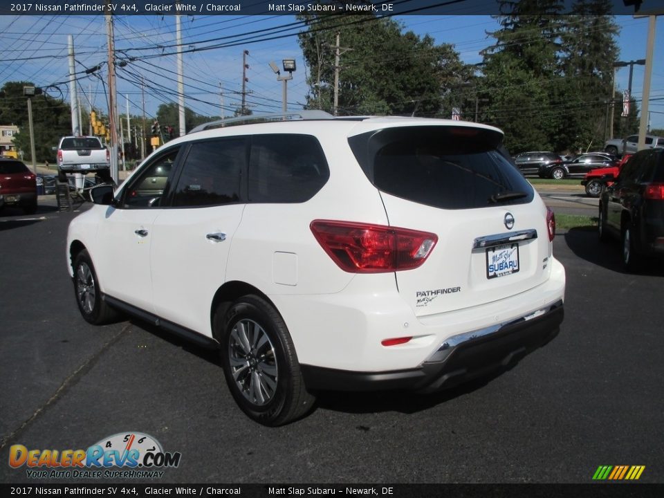 2017 Nissan Pathfinder SV 4x4 Glacier White / Charcoal Photo #8