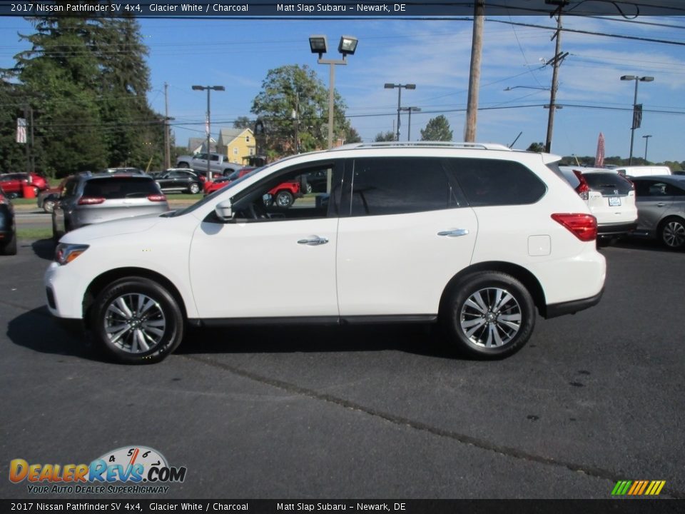 2017 Nissan Pathfinder SV 4x4 Glacier White / Charcoal Photo #9