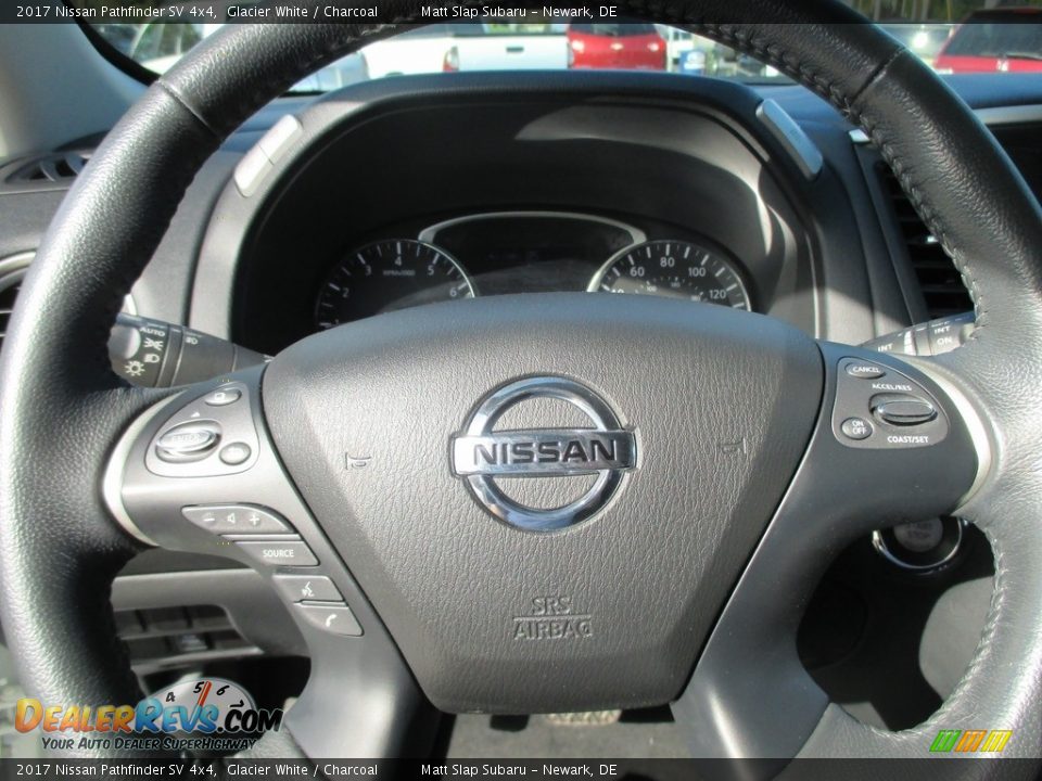 2017 Nissan Pathfinder SV 4x4 Glacier White / Charcoal Photo #11