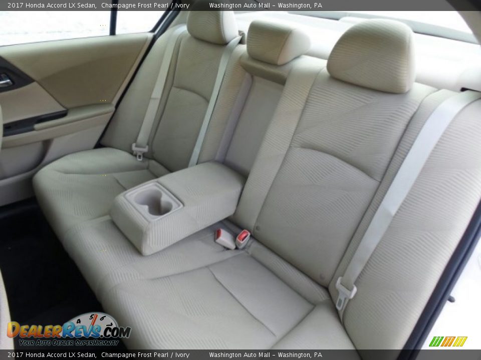 2017 Honda Accord LX Sedan Champagne Frost Pearl / Ivory Photo #10