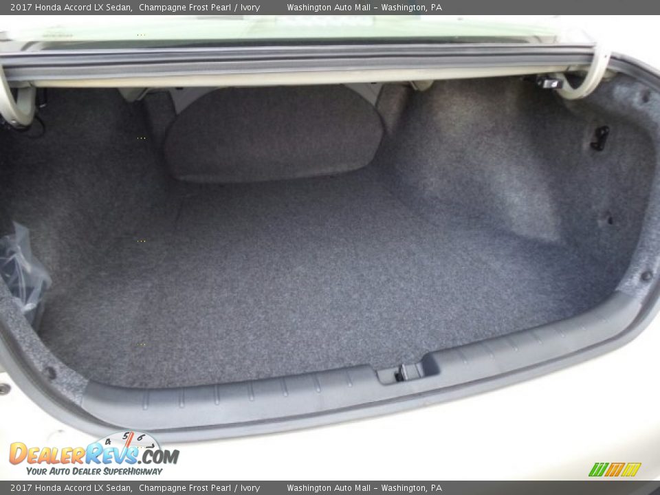 2017 Honda Accord LX Sedan Champagne Frost Pearl / Ivory Photo #11