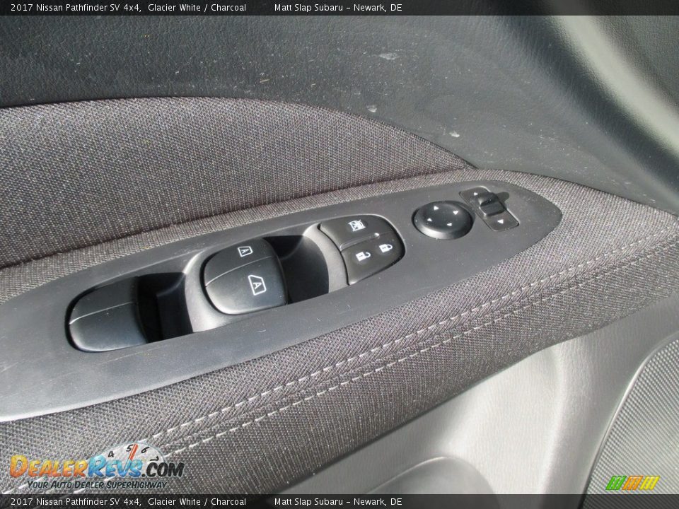 2017 Nissan Pathfinder SV 4x4 Glacier White / Charcoal Photo #15