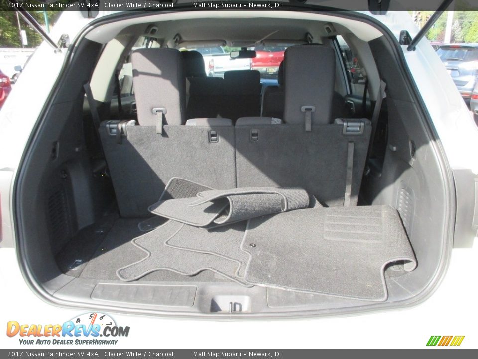 2017 Nissan Pathfinder SV 4x4 Glacier White / Charcoal Photo #20