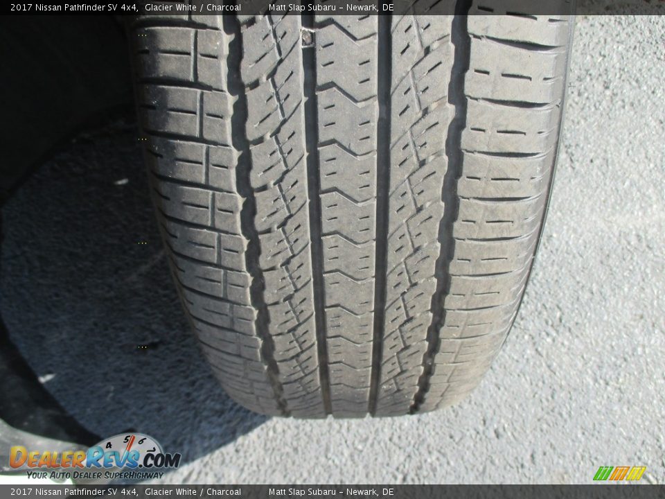 2017 Nissan Pathfinder SV 4x4 Glacier White / Charcoal Photo #23