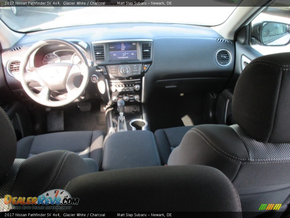 2017 Nissan Pathfinder SV 4x4 Glacier White / Charcoal Photo #24