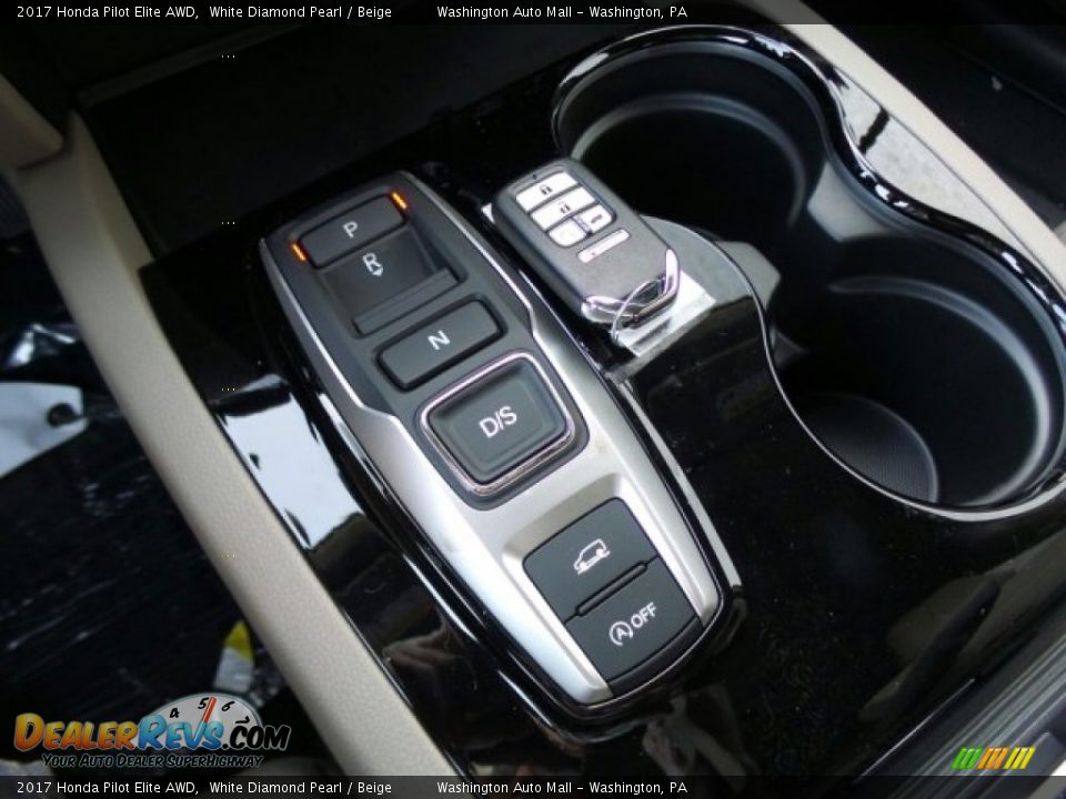 2017 Honda Pilot Elite AWD White Diamond Pearl / Beige Photo #33