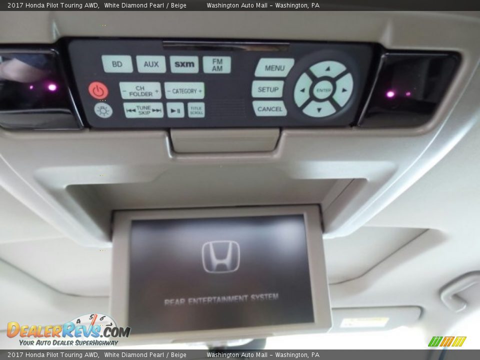 2017 Honda Pilot Touring AWD White Diamond Pearl / Beige Photo #13