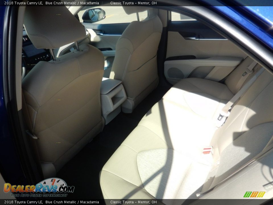2018 Toyota Camry LE Blue Crush Metallic / Macadamia Photo #5