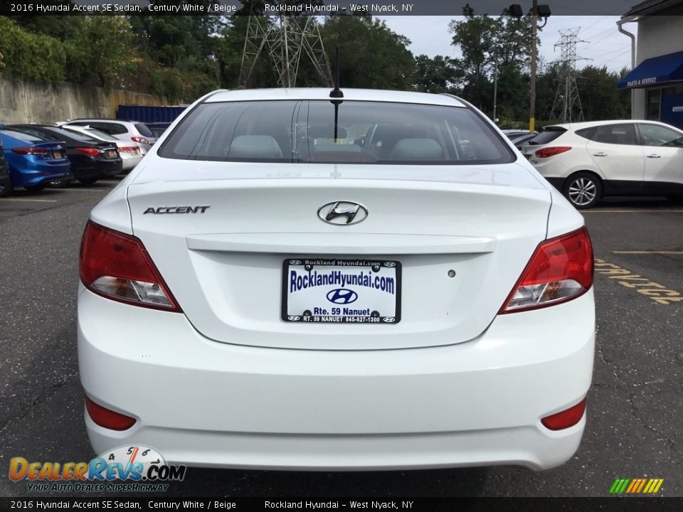 2016 Hyundai Accent SE Sedan Century White / Beige Photo #5