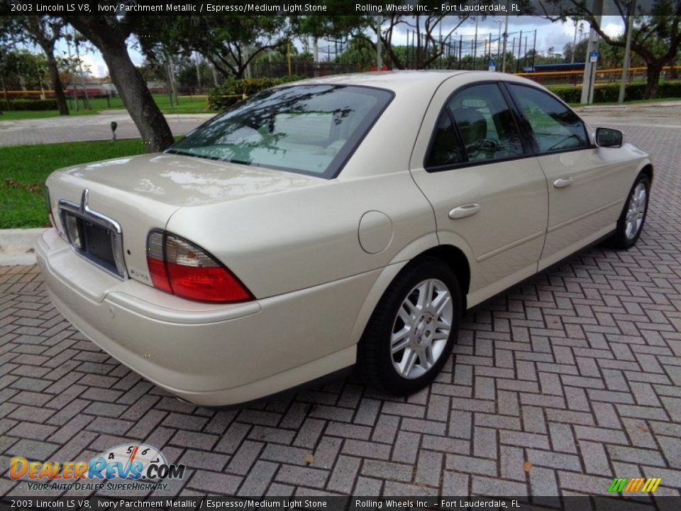 2003 Lincoln LS V8 Ivory Parchment Metallic / Espresso/Medium Light Stone Photo #6
