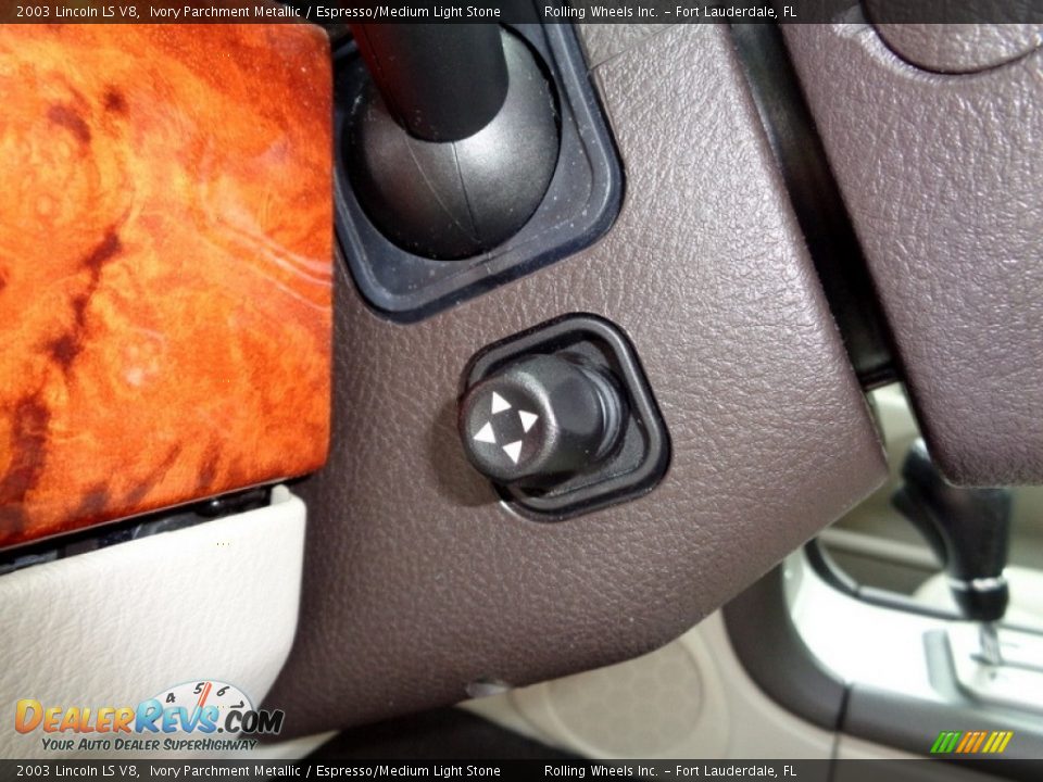2003 Lincoln LS V8 Ivory Parchment Metallic / Espresso/Medium Light Stone Photo #15