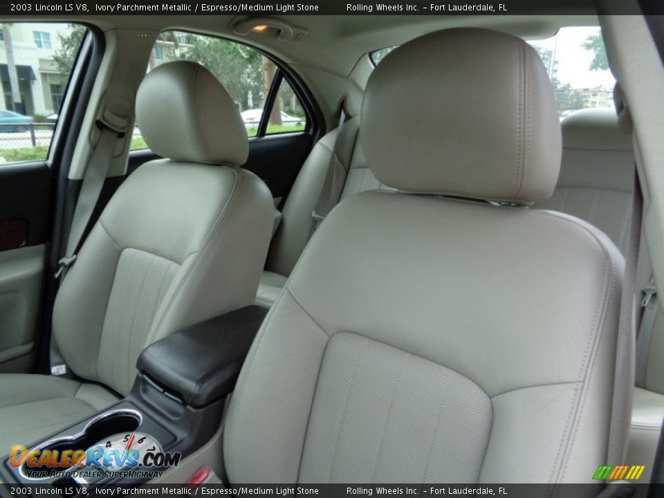 2003 Lincoln LS V8 Ivory Parchment Metallic / Espresso/Medium Light Stone Photo #25