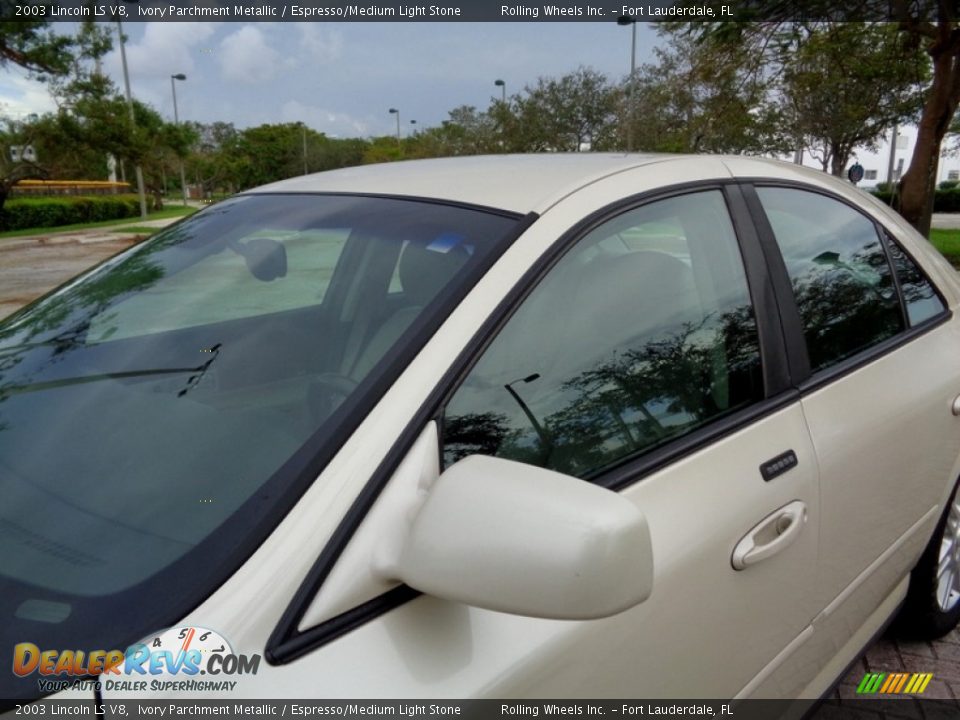 2003 Lincoln LS V8 Ivory Parchment Metallic / Espresso/Medium Light Stone Photo #29