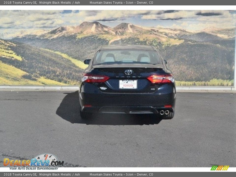 2018 Toyota Camry SE Midnight Black Metallic / Ash Photo #4