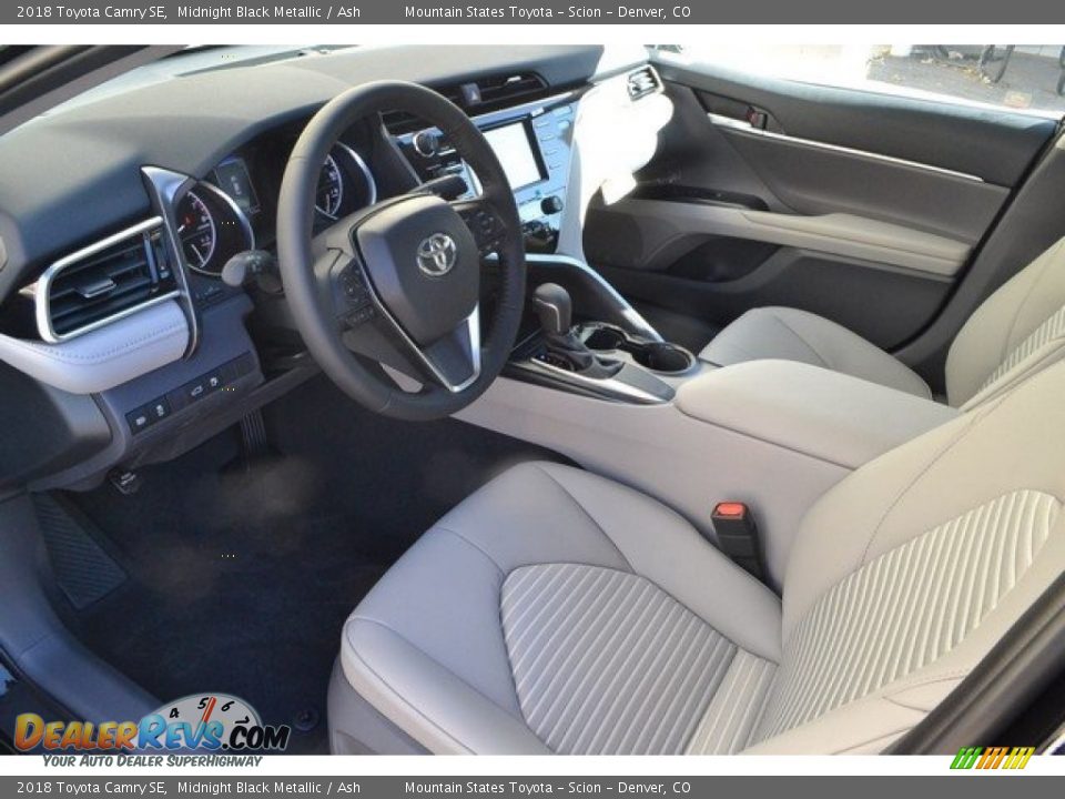 2018 Toyota Camry SE Midnight Black Metallic / Ash Photo #5