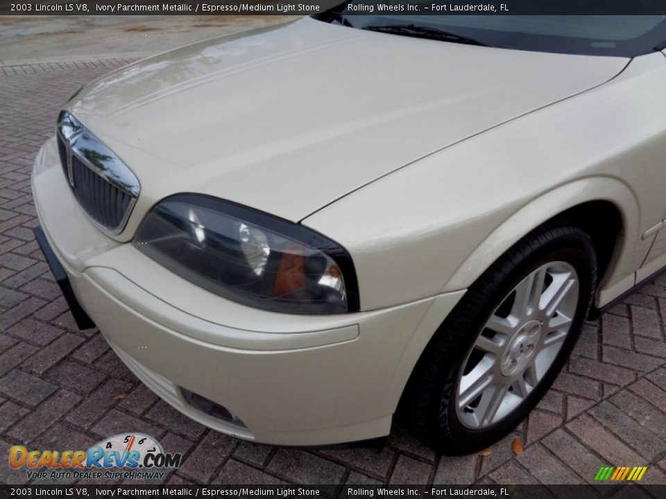 2003 Lincoln LS V8 Ivory Parchment Metallic / Espresso/Medium Light Stone Photo #31