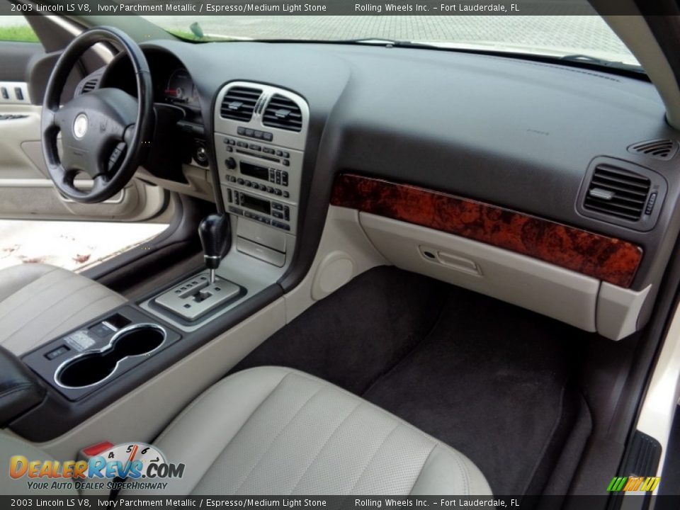 2003 Lincoln LS V8 Ivory Parchment Metallic / Espresso/Medium Light Stone Photo #32