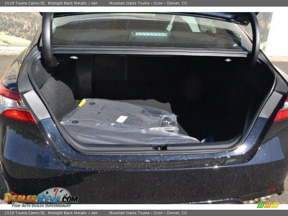 2018 Toyota Camry SE Midnight Black Metallic / Ash Photo #8