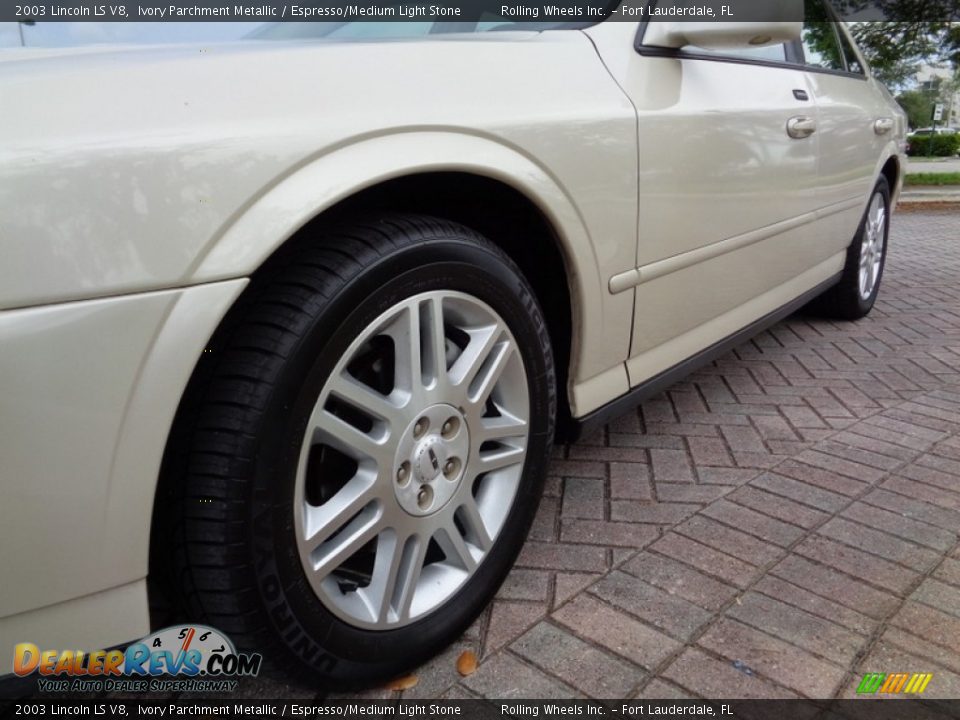 2003 Lincoln LS V8 Ivory Parchment Metallic / Espresso/Medium Light Stone Photo #34