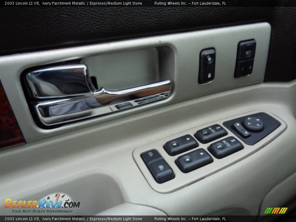 2003 Lincoln LS V8 Ivory Parchment Metallic / Espresso/Medium Light Stone Photo #35