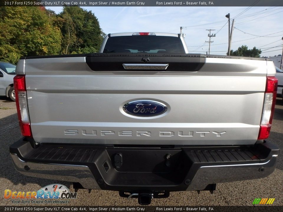 2017 Ford F250 Super Duty XLT Crew Cab 4x4 Ingot Silver / Medium Earth Gray Photo #3