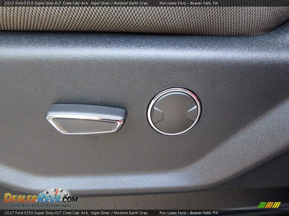 2017 Ford F250 Super Duty XLT Crew Cab 4x4 Ingot Silver / Medium Earth Gray Photo #15