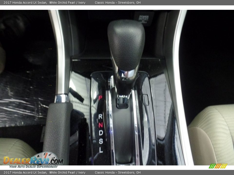 2017 Honda Accord LX Sedan White Orchid Pearl / Ivory Photo #13