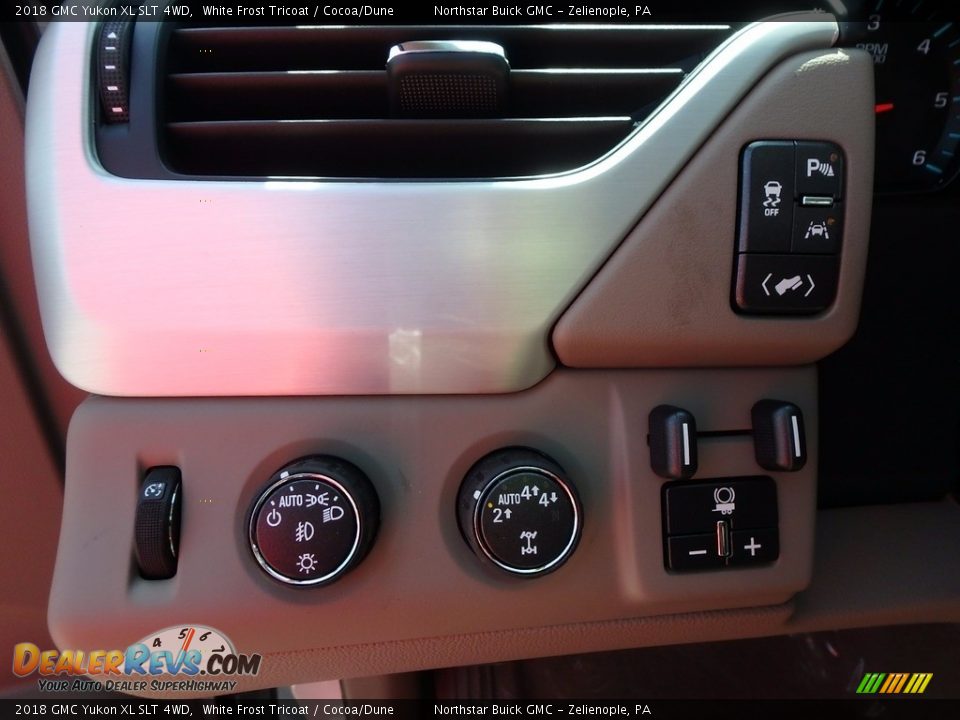 Controls of 2018 GMC Yukon XL SLT 4WD Photo #15