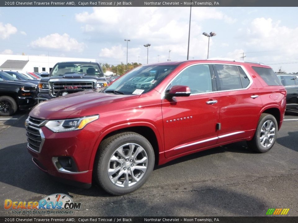 Front 3/4 View of 2018 Chevrolet Traverse Premier AWD Photo #1