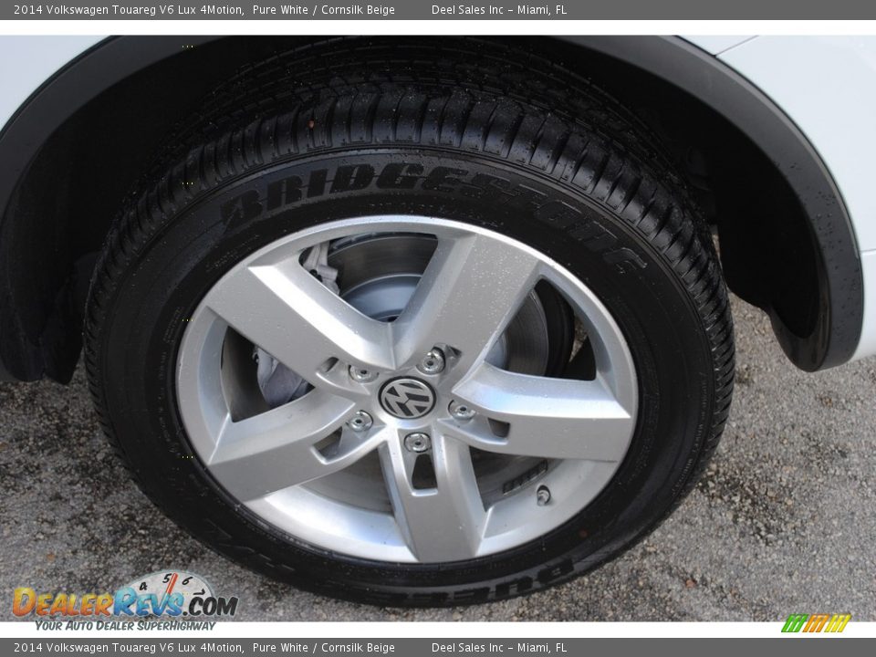 2014 Volkswagen Touareg V6 Lux 4Motion Pure White / Cornsilk Beige Photo #11