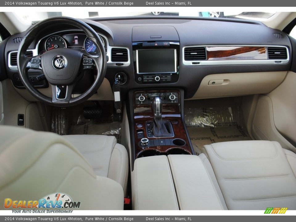 2014 Volkswagen Touareg V6 Lux 4Motion Pure White / Cornsilk Beige Photo #13