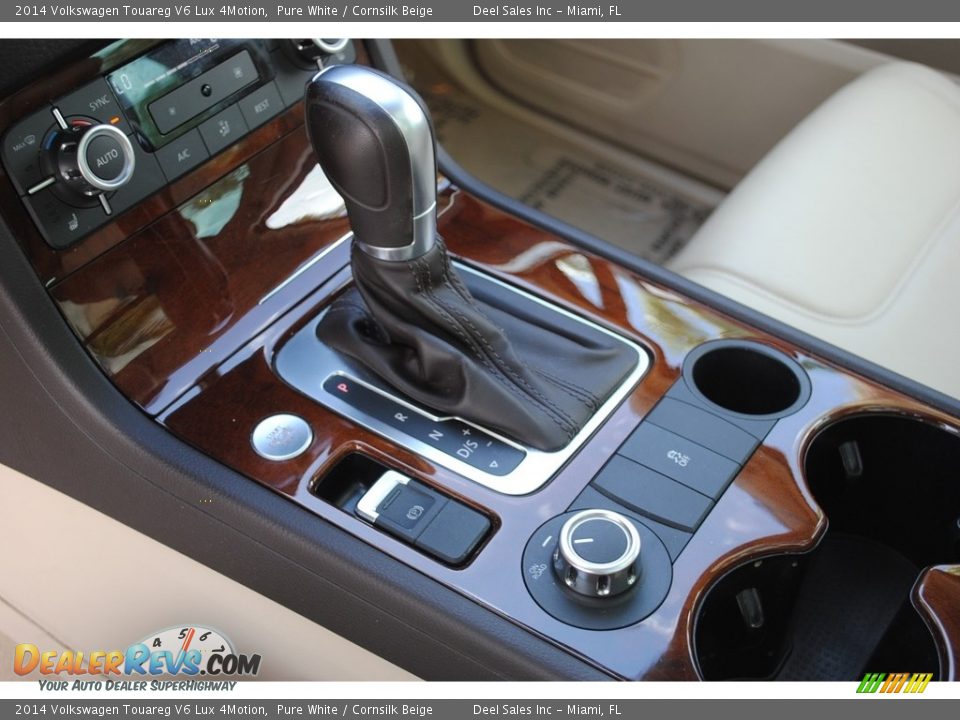 2014 Volkswagen Touareg V6 Lux 4Motion Pure White / Cornsilk Beige Photo #16