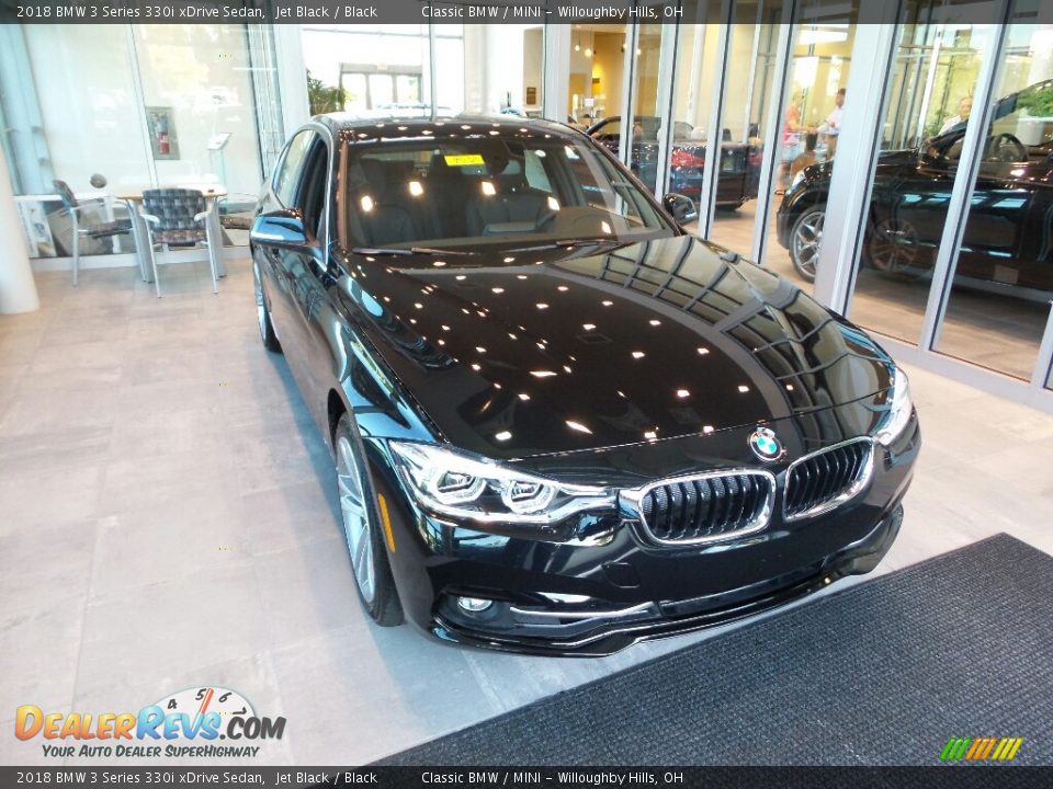 2018 BMW 3 Series 330i xDrive Sedan Jet Black / Black Photo #1