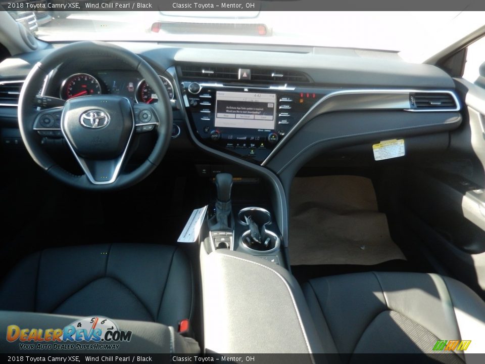 2018 Toyota Camry XSE Wind Chill Pearl / Black Photo #4