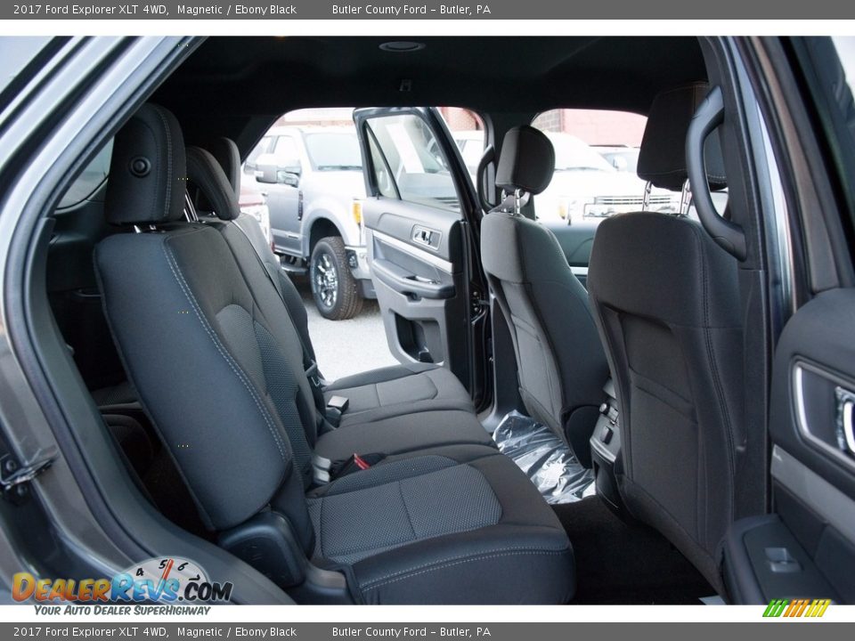 2017 Ford Explorer XLT 4WD Magnetic / Ebony Black Photo #11