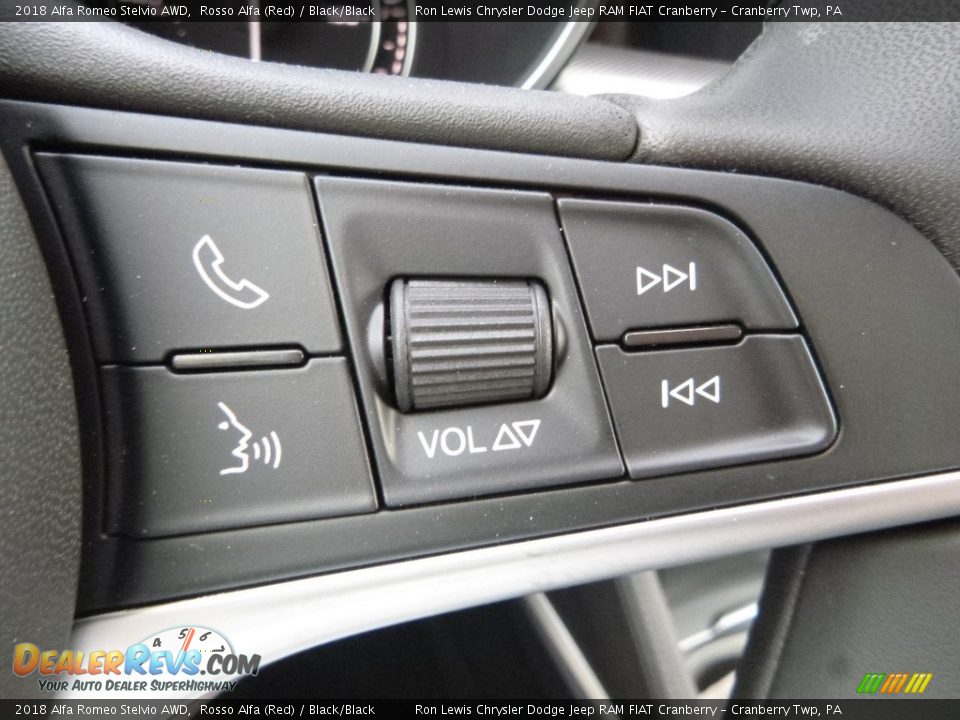 Controls of 2018 Alfa Romeo Stelvio AWD Photo #26